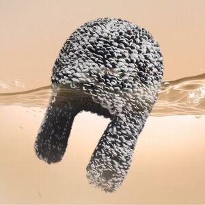 NEW Women’s Black and White Yarn Knitted Flight Beanie, OS